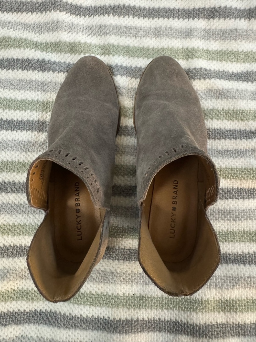 Lucky Brand Men's Gray Suede Chukka Boots